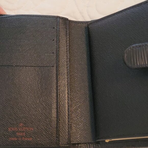 Louis Vuitton EPI Wallet - Picture 5 of 9